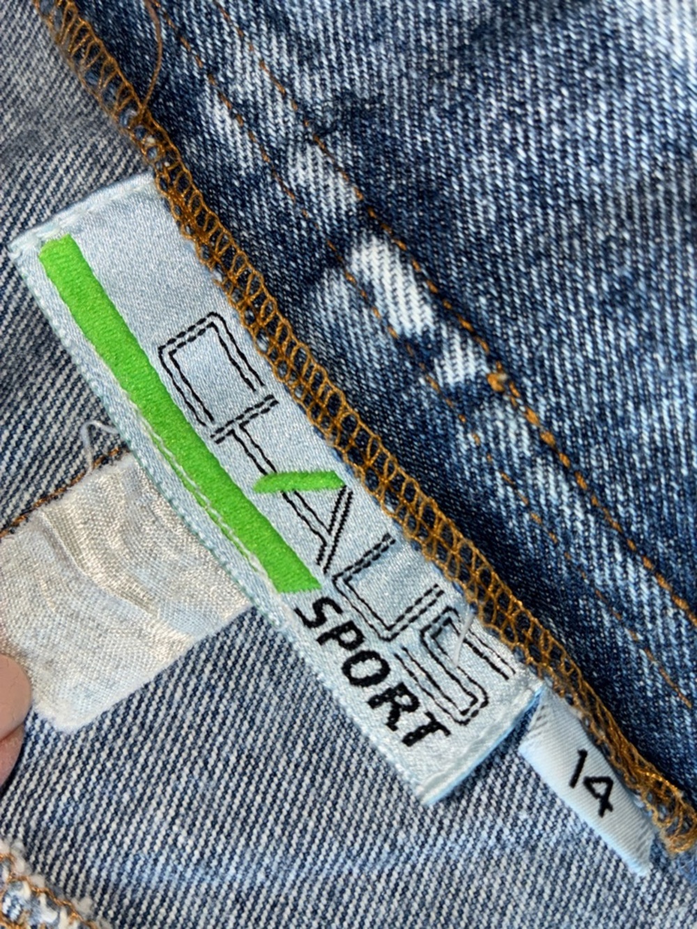 CHAUS Blue Acid Wash Denim Mini Skirt, Great Tailoring, Back Slit, Pockets 14 - Picture 9 of 12